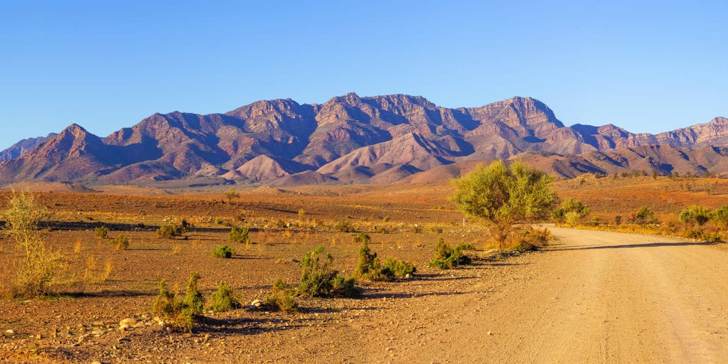 1800 flinders ranges winding road